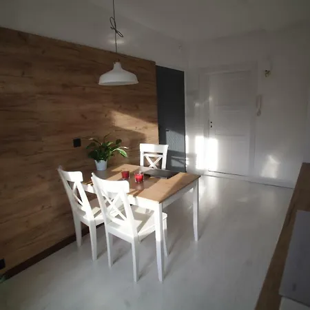 Homestay Pokoje Ul Przybyszewskiego 3 *