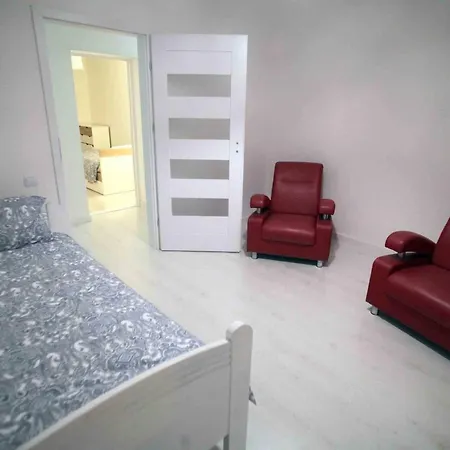 Homestay Pokoje Ul Przybyszewskiego 3