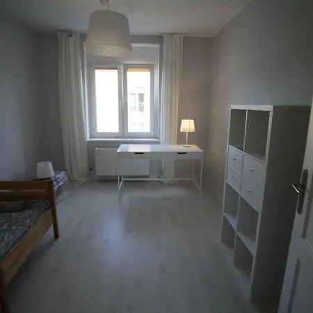 Pokoje Ul Przybyszewskiego 3 Homestay *